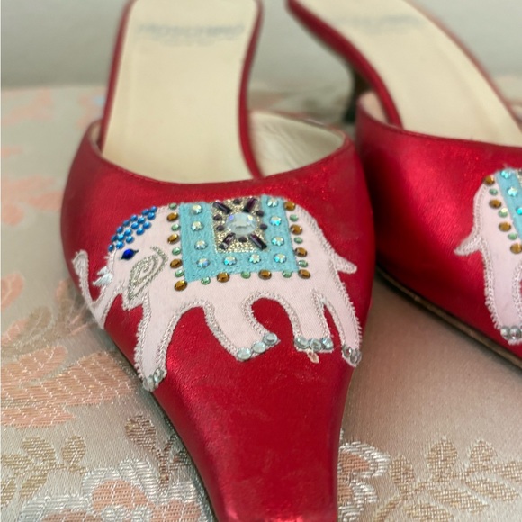 Moschino Cheap & Chic Red Satin Pointed Elephant Embellished Mules - Picture 3 of 11